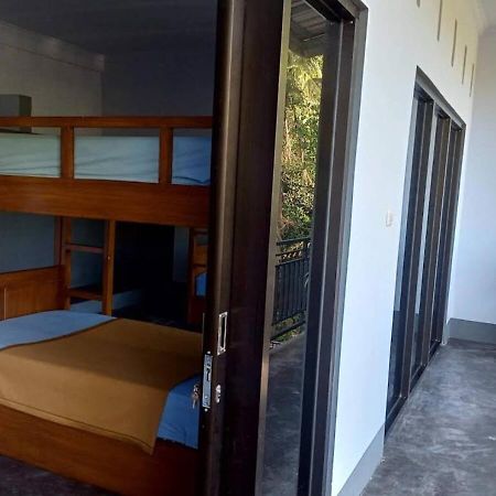 Merendeng Hostel Kuta Kuta  المظهر الخارجي الصورة