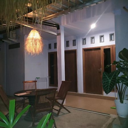 Merendeng Hostel Kuta Kuta  المظهر الخارجي الصورة