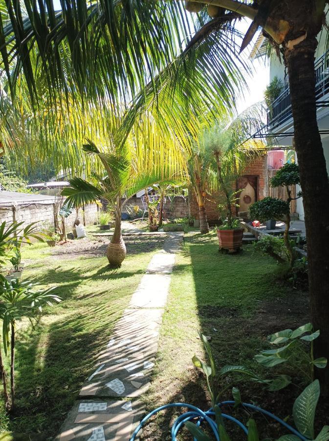 Merendeng Hostel Kuta Kuta  المظهر الخارجي الصورة