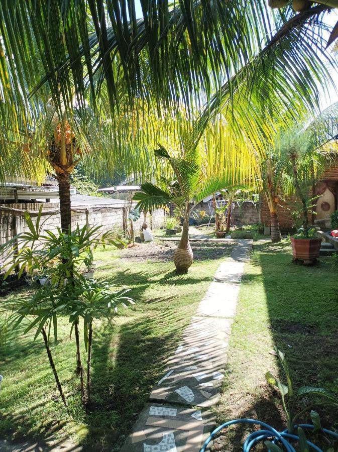 Merendeng Hostel Kuta Kuta  المظهر الخارجي الصورة
