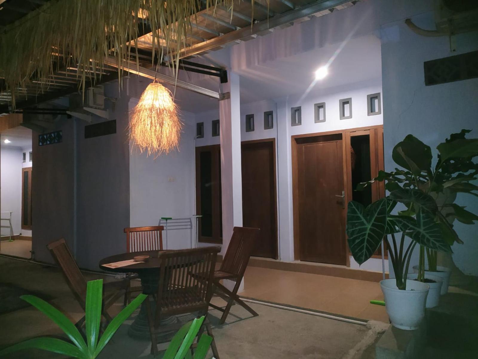 Merendeng Hostel Kuta Kuta  المظهر الخارجي الصورة